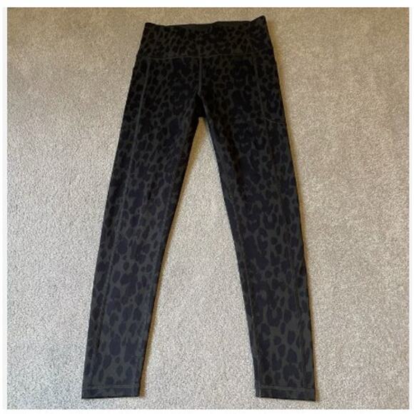 Victoria's Secret Incredible Essential Legging Black Leopard High Rise | Sz 10 - Picture 1 of 6